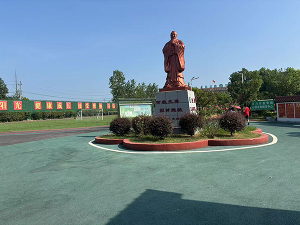 青春期女孩厌学加沉迷网络会发展到什么程度？