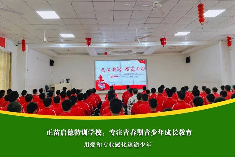 青春期孩子叛逆期偏爱和“坏孩子”混在一起，是寻求认同还是价值偏差？